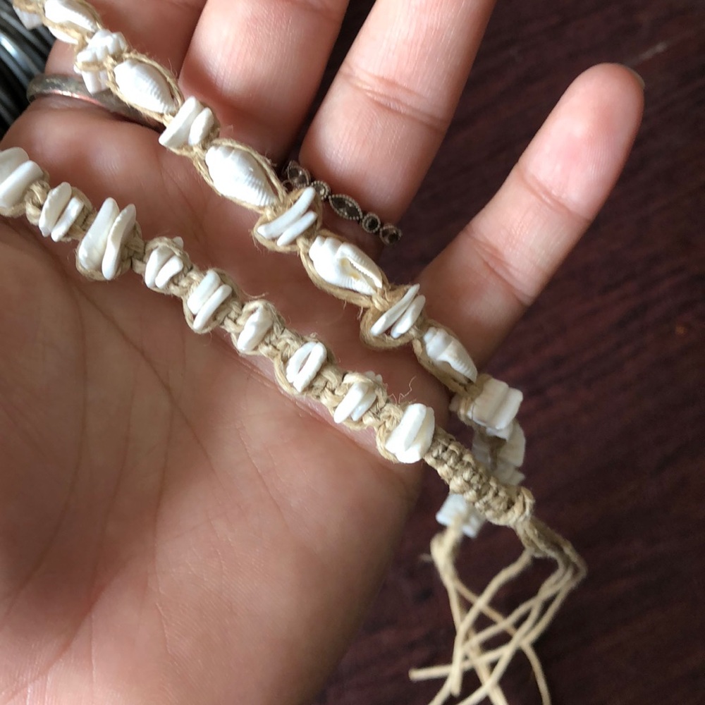 Shell necklaces 3 for 5 - Picture 2 of 8